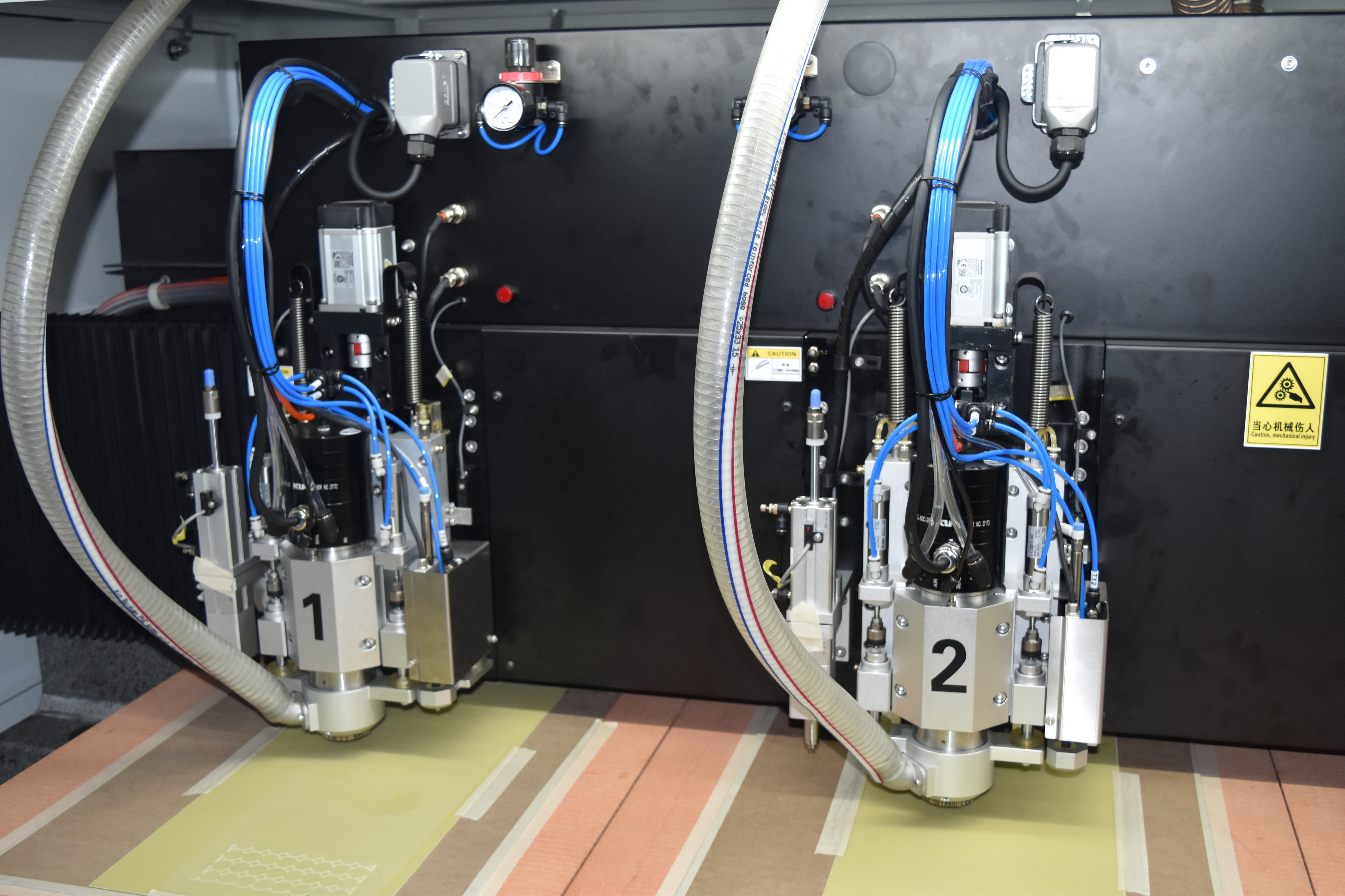 CNC Machine for Enclosed Precision Processing